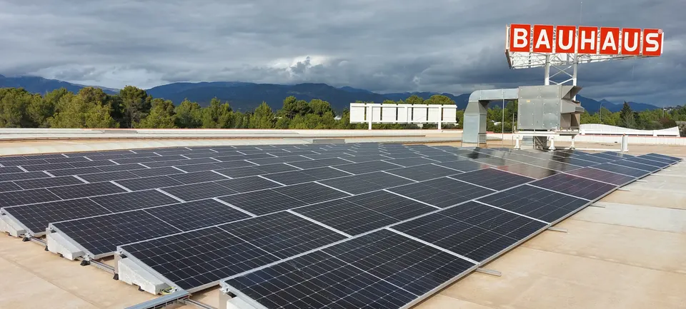 Bauhaus Marratxí (Marratxí) : installation photovoltaïque de 275 kWc réalisée par ALRO Solar, photo 1