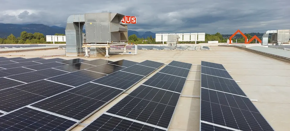 Bauhaus Marratxí (Marratxí) : installation photovoltaïque de 275 kWc réalisée par ALRO Solar, photo 2