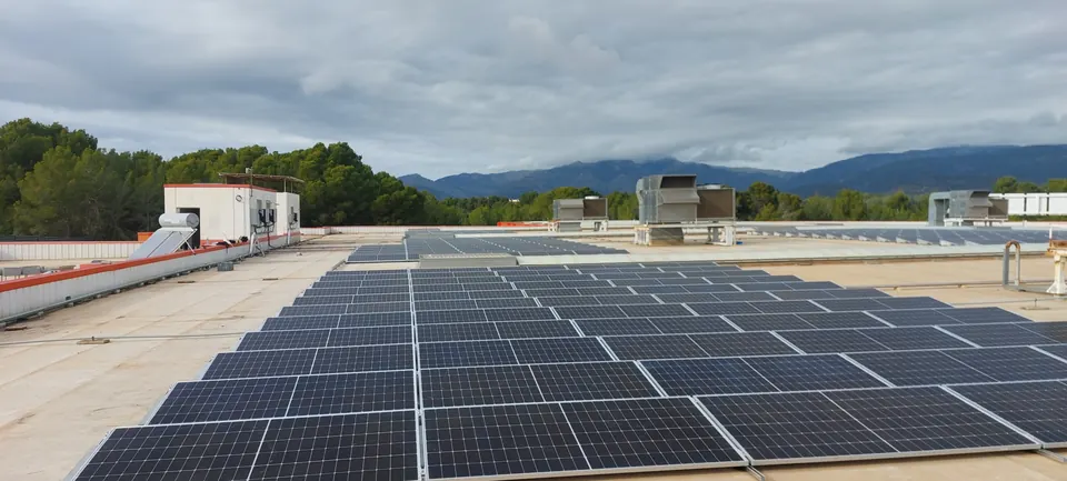 Bauhaus Marratxí (Marratxí) : installation photovoltaïque de 275 kWc réalisée par ALRO Solar, photo 3