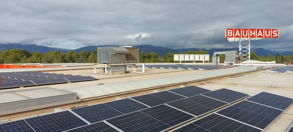 Bauhaus Marratxí (Marratxí) : installation photovoltaïque de 275 kWc réalisée par ALRO Solar, photo 4