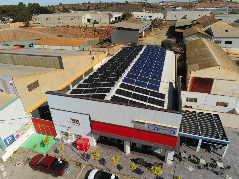 Centro de ocio Chamai (Alcantarilla) : installation photovoltaïque de 63 kWc réalisée par ALRO Solar, photo 1