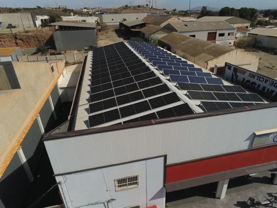 Centro de ocio Chamai (Alcantarilla) : installation photovoltaïque de 63 kWc réalisée par ALRO Solar, photo 2