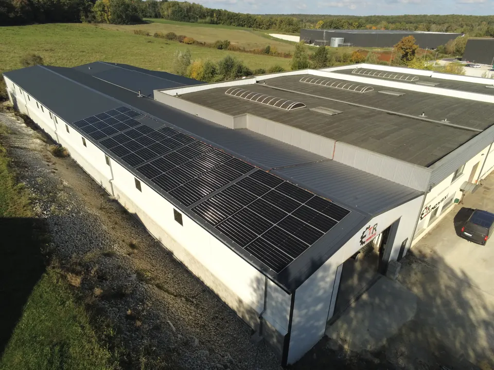 ETR Agricole Viticole Thermique (Vendeuvre-sur-Barse) : installation photovoltaïque de 36 kWc réalisée par ALRO Solar, photo 1