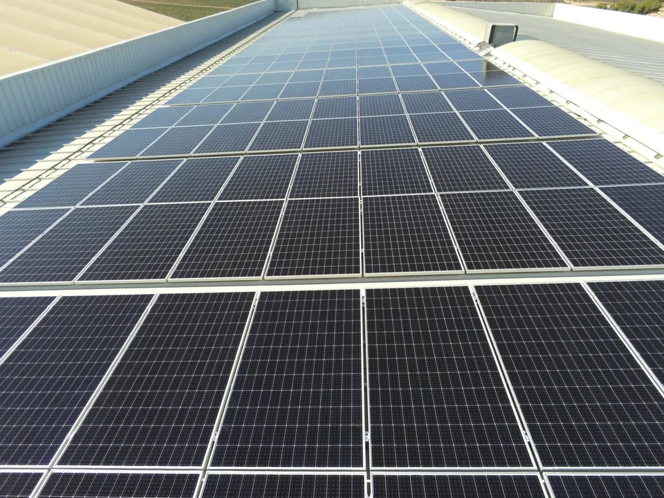 Forjados Bernabé (Fortuna) : installation photovoltaïque de 105 kWc réalisée par ALRO Solar, photo 2