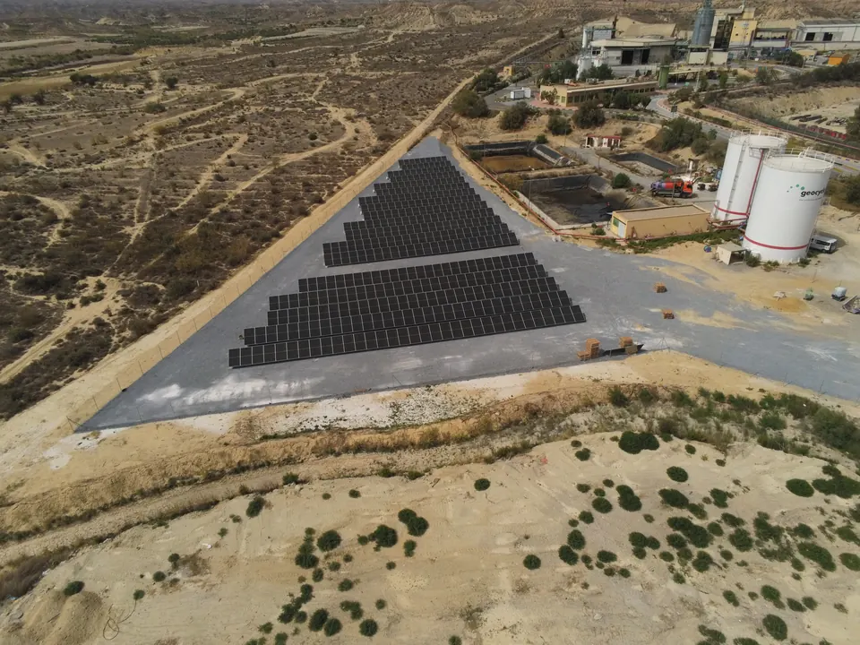 Geocycle España (Albox) : installation photovoltaïque de 243 kWc réalisée par ALRO Solar, photo 2