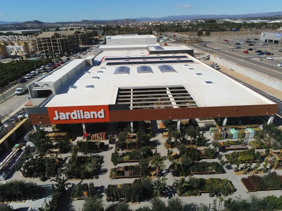Jardiland Valencia (La Pobla de Vallbona) : installation photovoltaïque de 59,9 kWc réalisée par ALRO Solar, photo 2