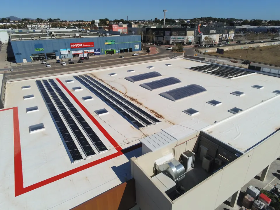 Jardiland Valencia (La Pobla de Vallbona) : installation photovoltaïque de 59,9 kWc réalisée par ALRO Solar, photo 3