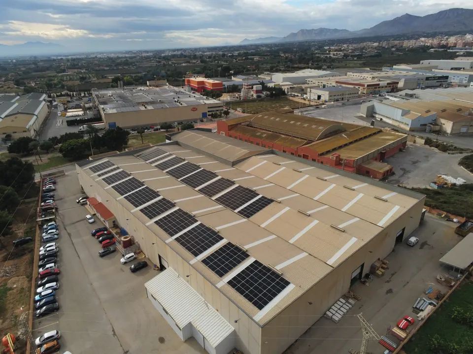 Koala Bay (Crevillent) : installation photovoltaïque de 251 kWc réalisée par ALRO Solar, photo 1