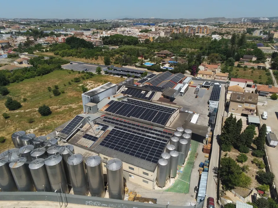 Vinagres JR Sabater (Cabezo de Torres) : installation photovoltaïque de 360 kWc réalisée par ALRO Solar, photo 2